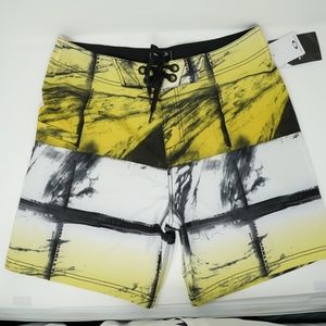 NWT Oakley Mesh Swim Trunks Board Shorts 19" 33